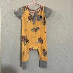 Rags floral Romper- Short sleeve. 6-12 MO.